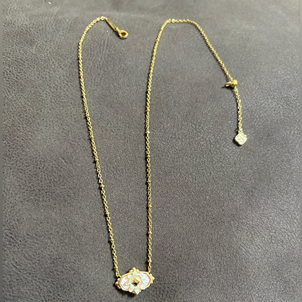 Kendra Scott flower petal pendant